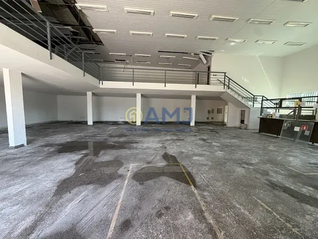 Galpão / Barracão com 519m², para alugar, no bairro Setor Coimbra em Goiânia