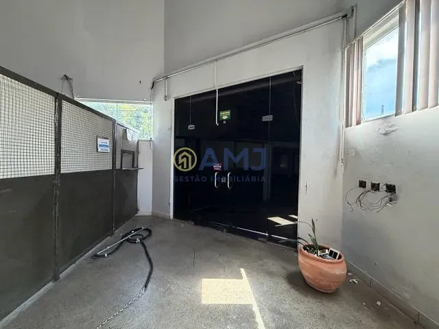 Galpão / Barracão com 51871m², para alugar, no bairro Setor Coimbra em Goiânia