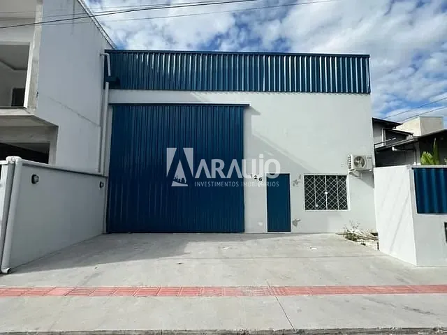 Galpão / Barracão com 200m², à venda, no bairro Cidade Nova em Itajaí