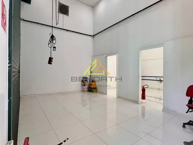 Galpão / Barracão com 224m² 3 quartos e 2 banheiros, à venda, no bairro Parada Inglesa em São Paulo