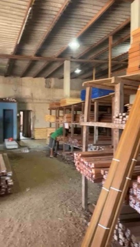 Galpão / Barracão com 400m², para alugar, no bairro Parque Jóquei Club em Campos dos Goytacazes