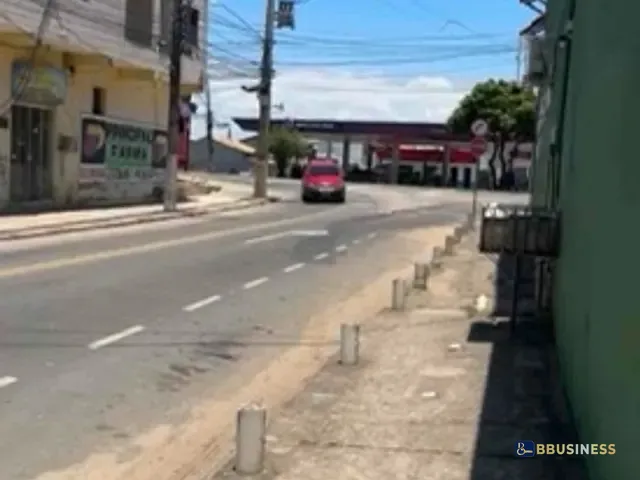Galpão / Barracão com 400m², para alugar, no bairro Parque Jóquei Club em Campos dos Goytacazes