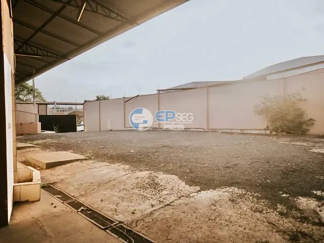 Galpão / Barracão com 1200m², à venda, no bairro Coroados em Londrina