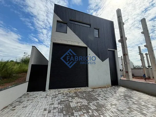 Galpão / Barracão com 250m², para alugar, no bairro Vila Santa Claudina em Vinhedo