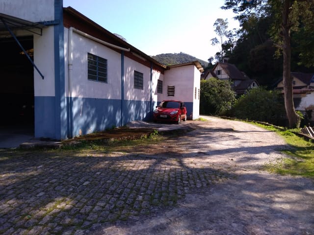 Galpão / Barracão com 3900m², à venda, no bairro Centro em Petrópolis