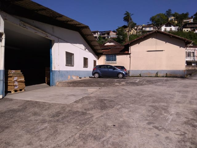 Galpão / Barracão com 3900m², à venda, no bairro Centro em Petrópolis