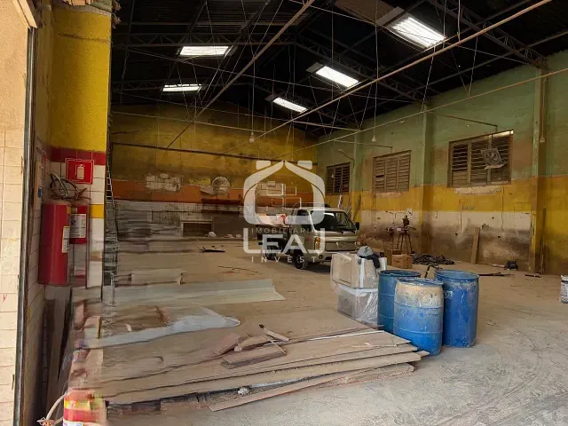 Galpão / Barracão à venda ou para alugar, no bairro Parque Turiguara em Cotia