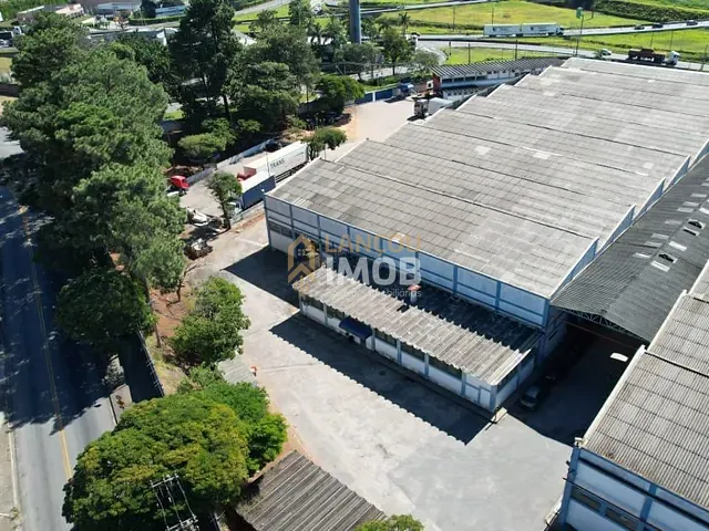 Galpão / Barracão com 18000m², à venda ou para alugar, no bairro Vila Cantoni em Jundiaí
