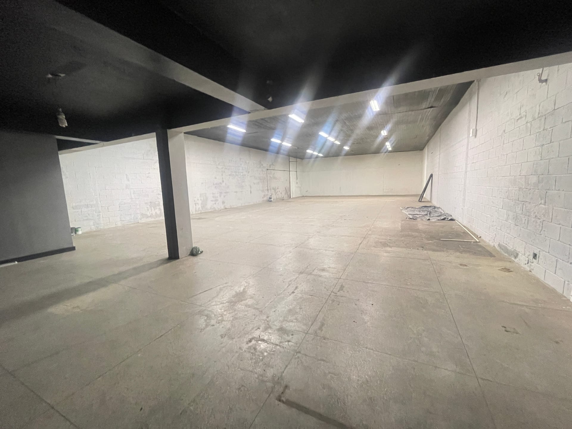 Galpão para alugar com 422m² no bairro Jaqueline em Belo Horizonte/MG