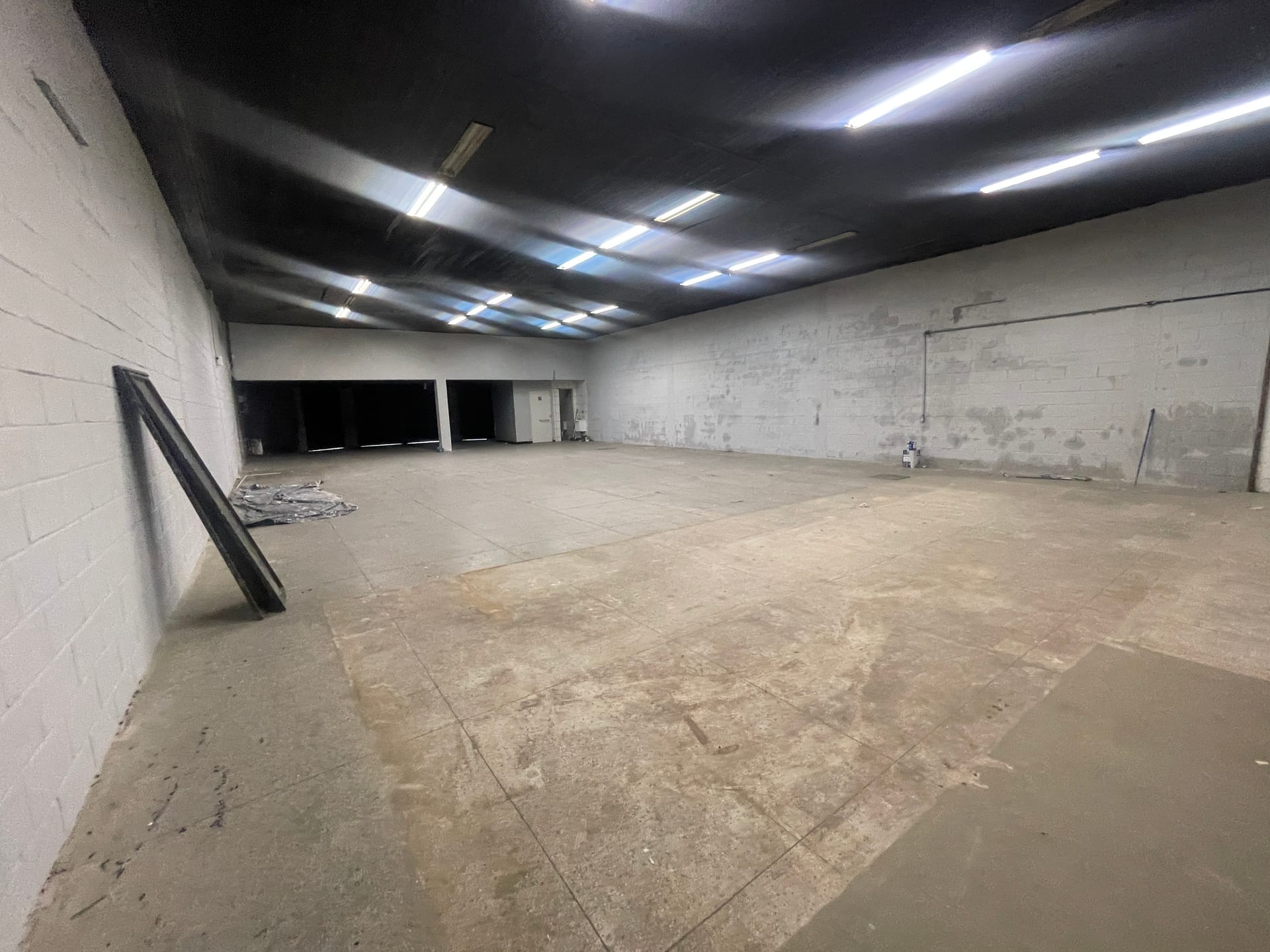 Galpão para alugar com 422m² no bairro Jaqueline em Belo Horizonte/MG