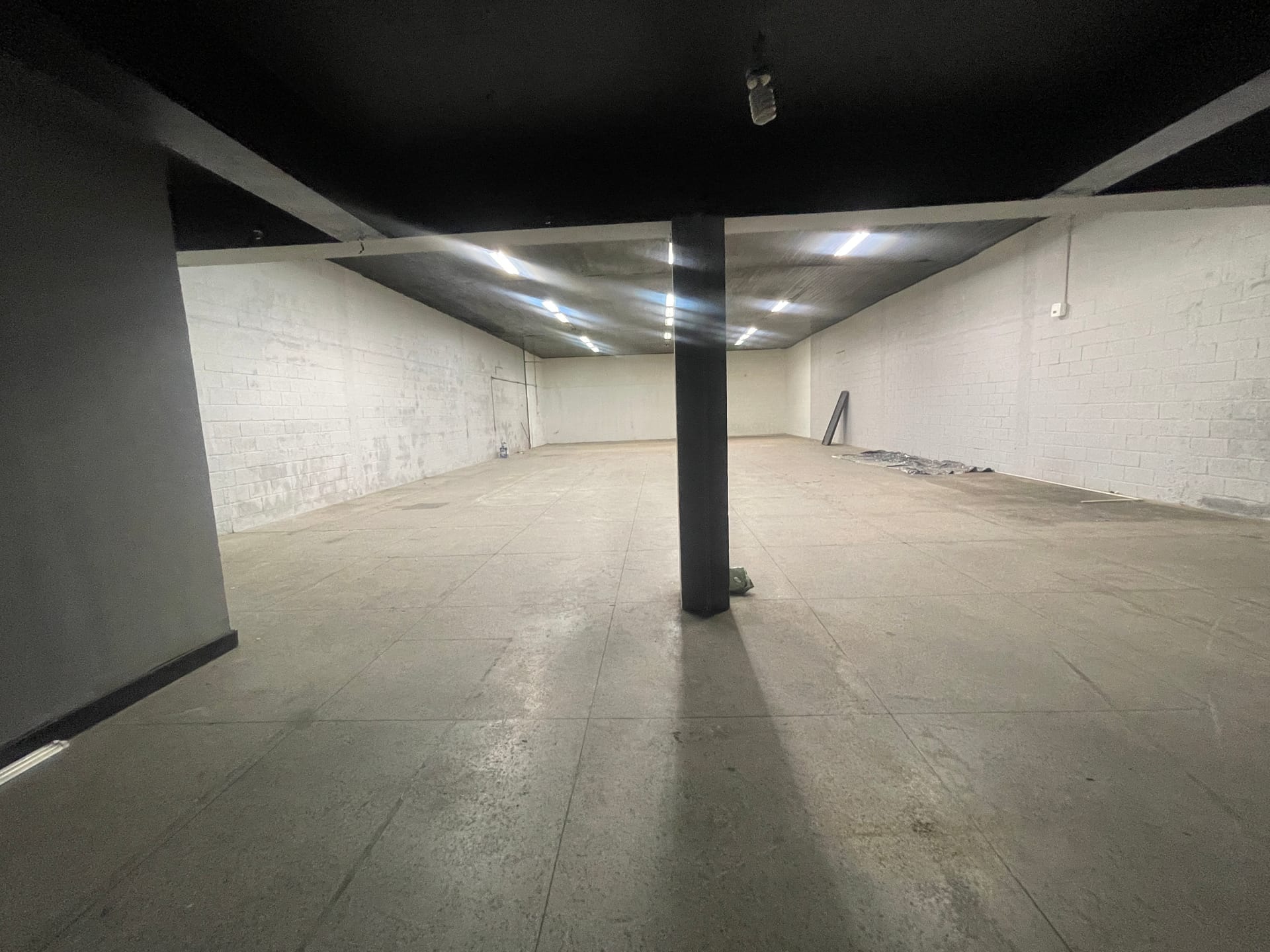 Galpão para alugar com 422m² no bairro Jaqueline em Belo Horizonte/MG
