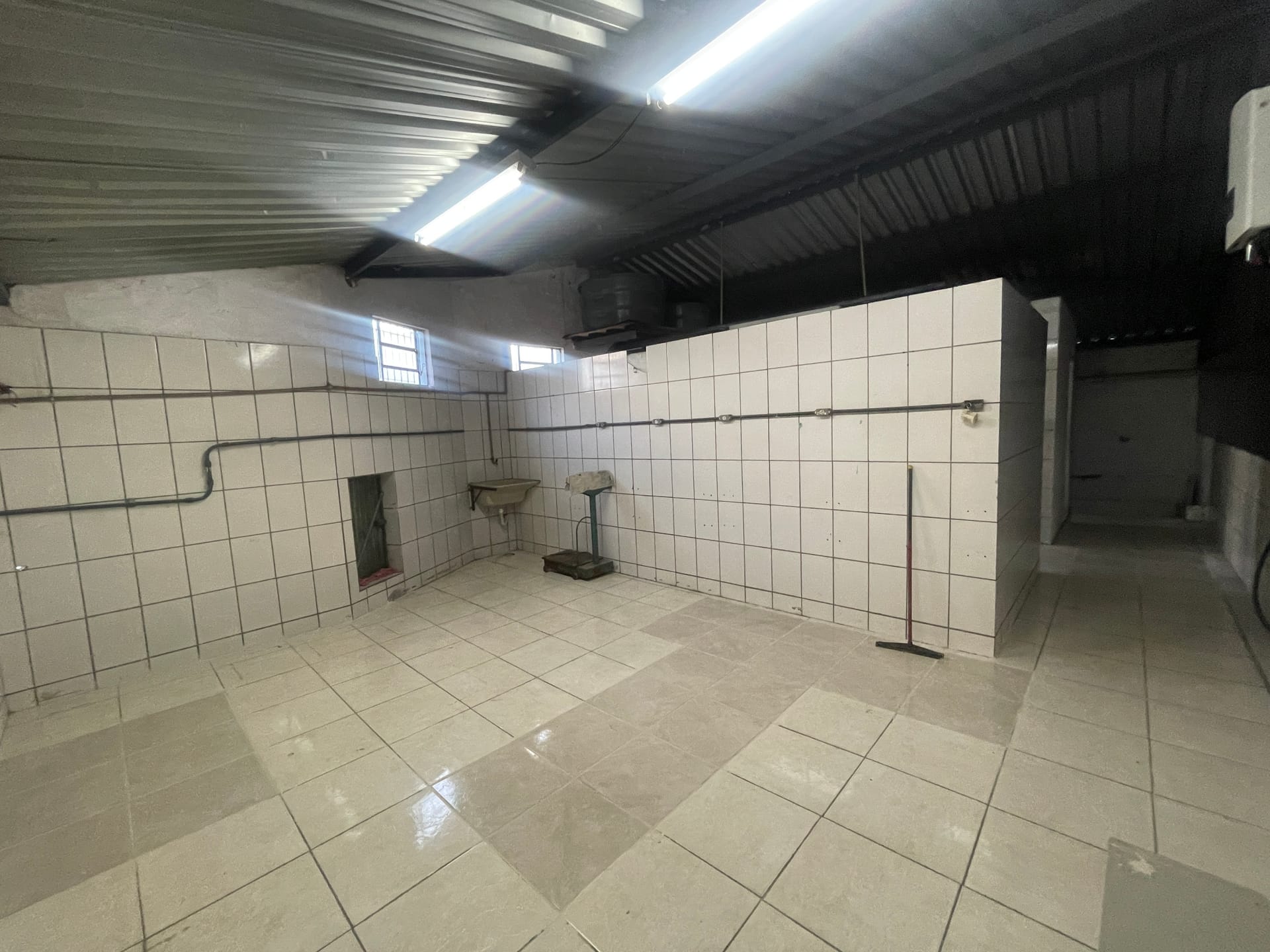 Galpão para alugar com 422m² no bairro Jaqueline em Belo Horizonte/MG