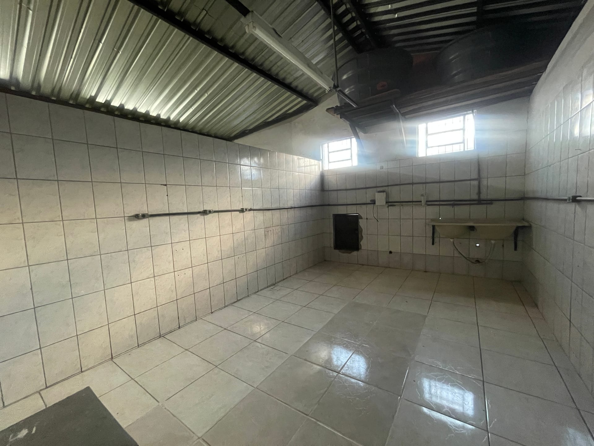Galpão para alugar com 422m² no bairro Jaqueline em Belo Horizonte/MG