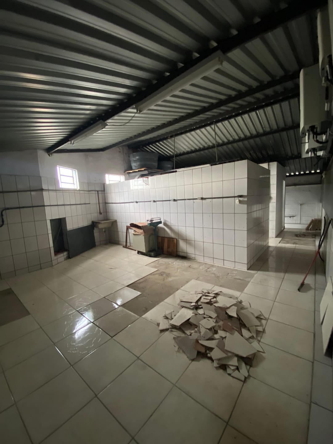 Galpão para alugar com 422m² no bairro Jaqueline em Belo Horizonte/MG
