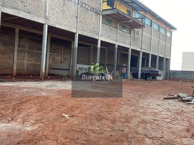 Galpão / Barracão com 1500m², para alugar, no bairro Novo Água Limpa em Lavras