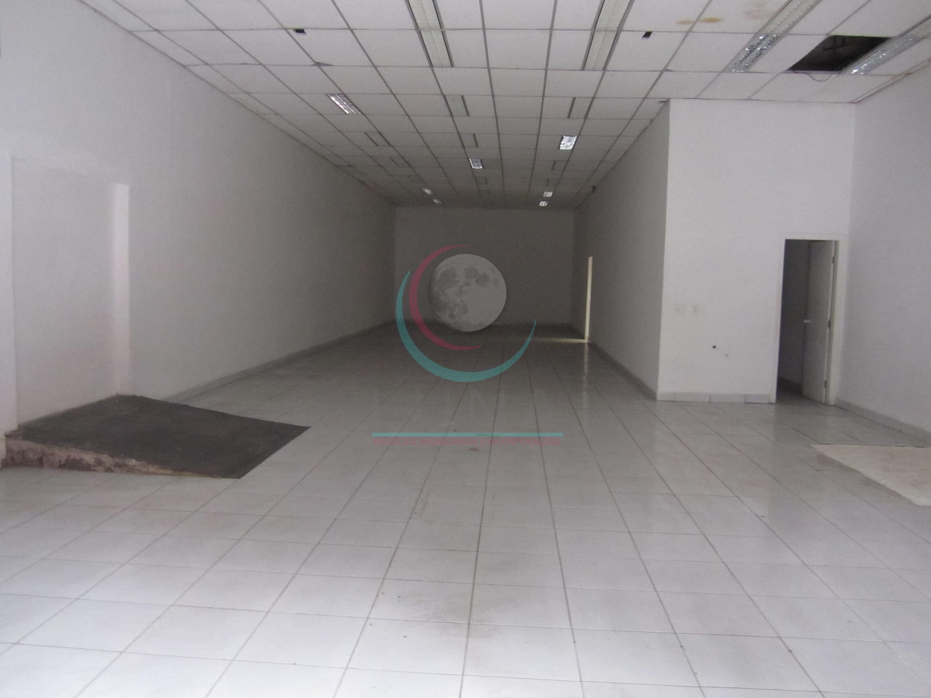 Depósito-Galpão-Armazém para alugar, 240m² - Foto 2