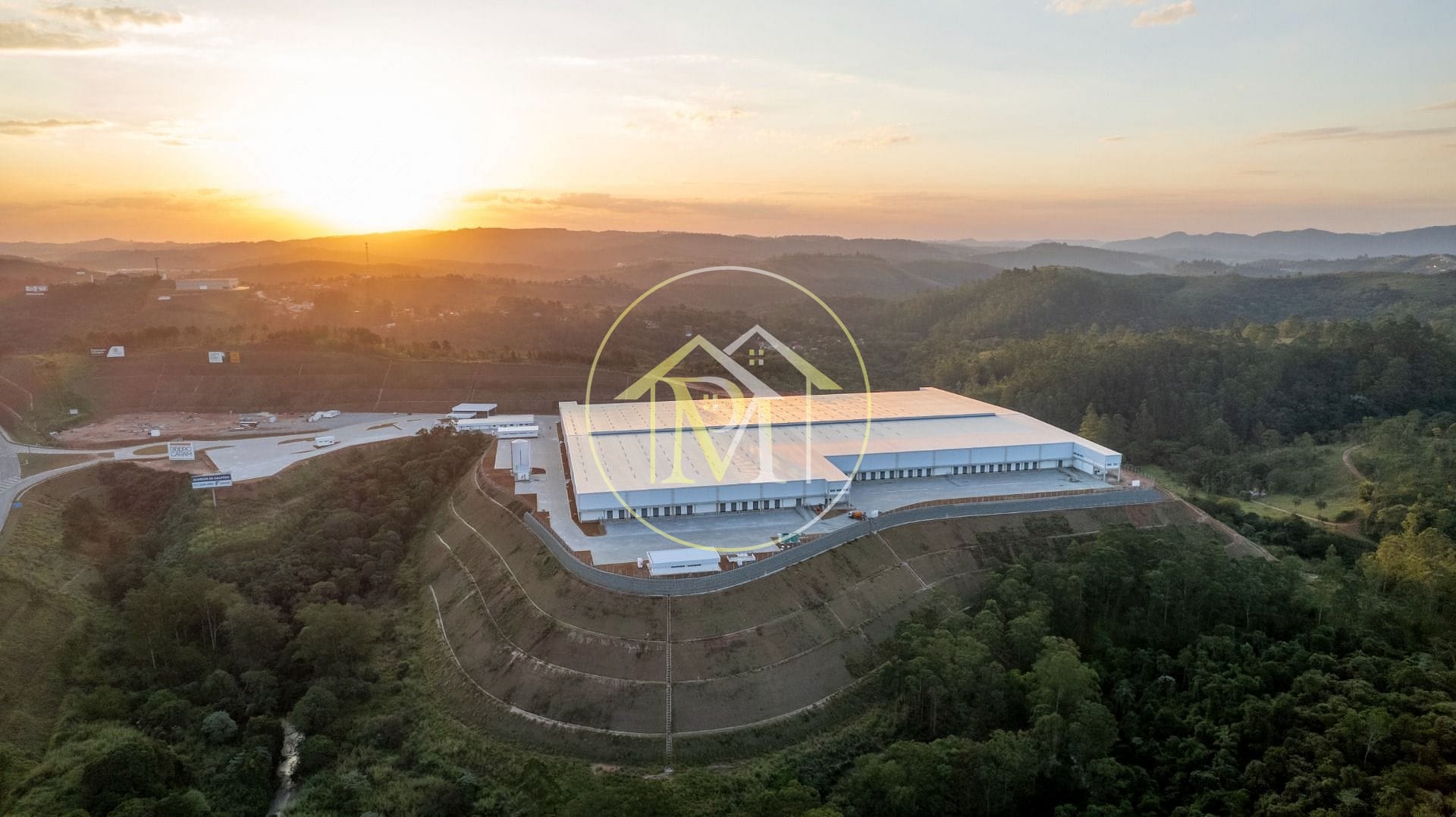 Depósito-Galpão-Armazém para alugar, 8381m² - Foto 1