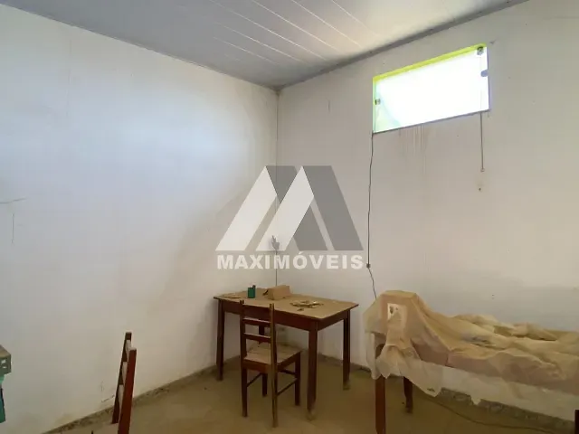 Galpão / Barracão com 360m², para alugar, no bairro Jardim Nazareth em Araçuaí