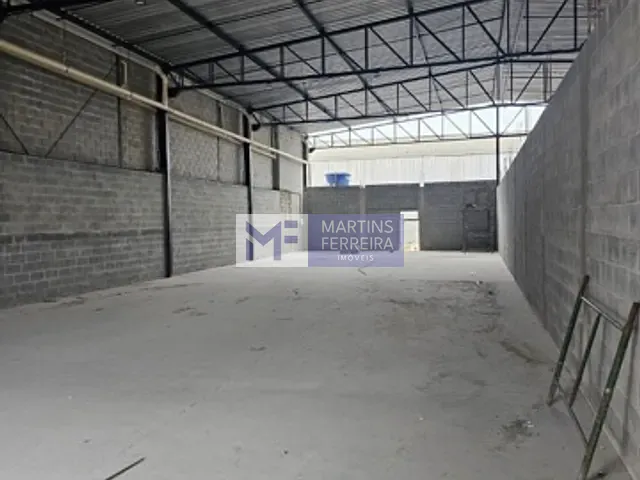 Galpão / Barracão com 300m², para alugar, no bairro Guaratiba em Rio de Janeiro