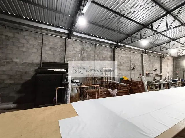 Galpão / Barracão com 307m², à venda, no bairro Jardim Tropical em Londrina