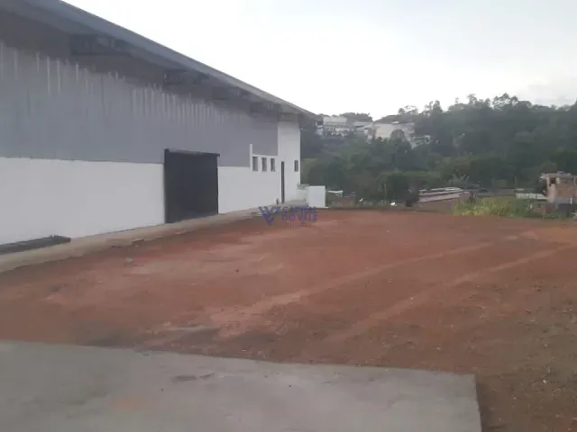 Galpão / Barracão com 2600m², à venda, no bairro Rio Comprido em Jacareí