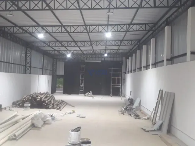 Galpão / Barracão com 2600m², à venda, no bairro Rio Comprido em Jacareí