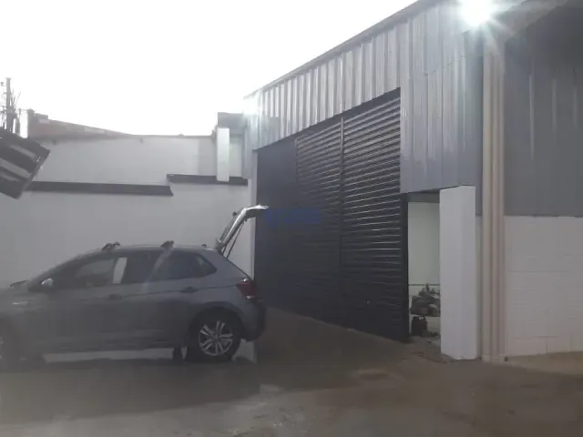 Galpão / Barracão com 2600m², à venda, no bairro Rio Comprido em Jacareí