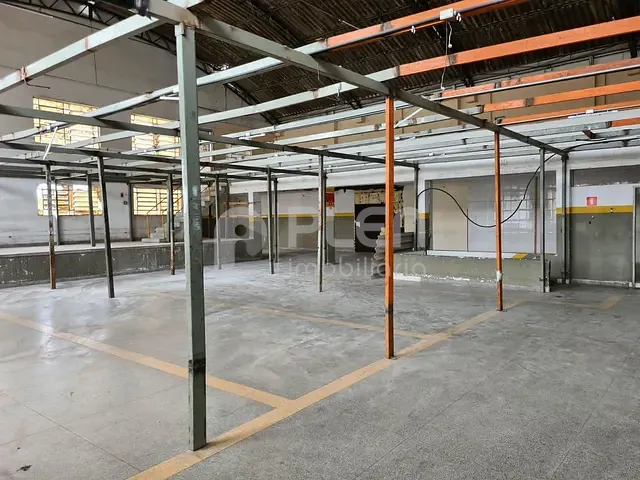 Galpão / Barracão com 2400m², à venda, no bairro Vila Carbone em São Paulo