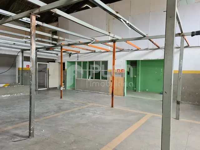 Galpão / Barracão com 2400m², à venda, no bairro Vila Carbone em São Paulo