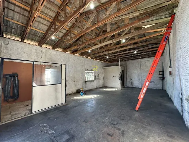 Galpão / Barracão com 200m², para alugar, no bairro Cascavel em Guarapuava
