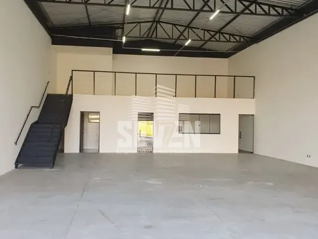 Galpão / Barracão com 336m², para alugar, no bairro Jardim Barcelona ii em Piratininga