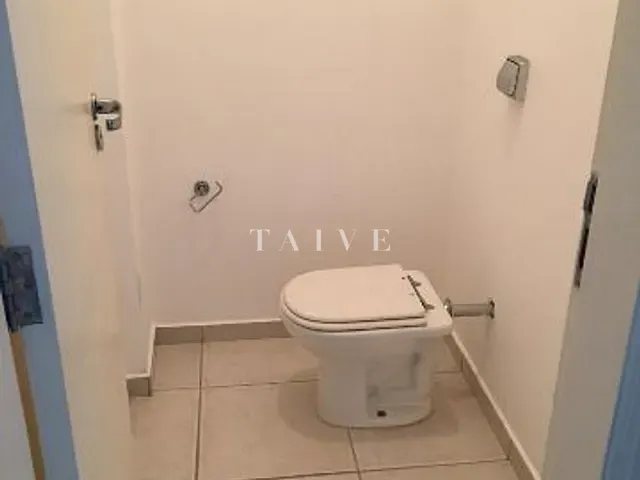 Galpão / Barracão com 830m², para alugar, no bairro Vitória em Londrina