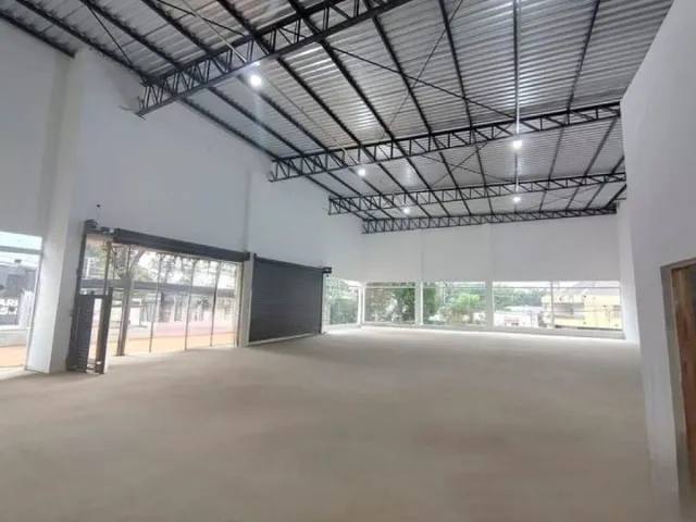Galpão / Barracão com 892m², para alugar, no bairro Vila Gilda em Santo André