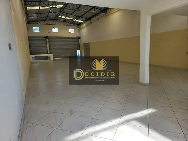 Galpão / Barracão com 670m², para alugar, no bairro Cangaíba em São Paulo
