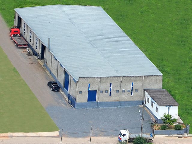 Galpão / Barracão com 1000m², à venda, no bairro Vargem dos Lopes em Córrego do Bom Jesus