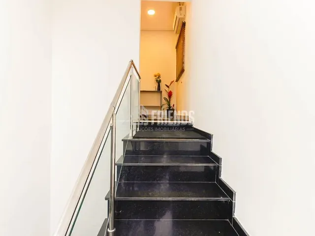 Galpão / Barracão com 208m², à venda ou para alugar, no bairro Guaiaúna em São Paulo