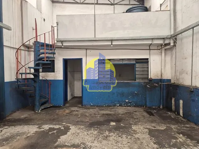 Galpão / Barracão com 150m², para alugar, no bairro Umuarama em Osasco