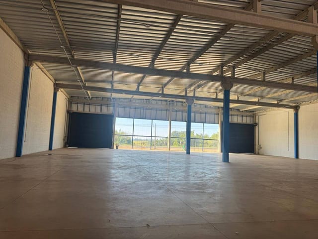 Galpão / Barracão com 2400m², à venda ou para alugar, no bairro Aeroporto em São Pedro