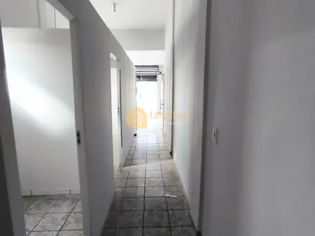 Galpão / Barracão com 220m², para alugar, no bairro Setor Urias Magalhães em Goiânia