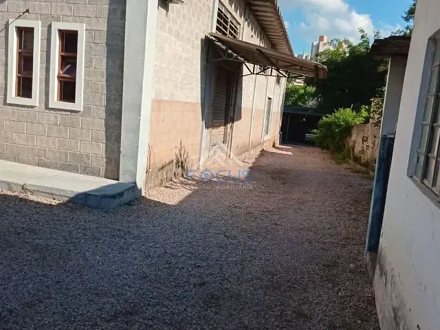 Galpão / Barracão com 1250m², à venda, no bairro Jardim Buriti em Várzea Paulista