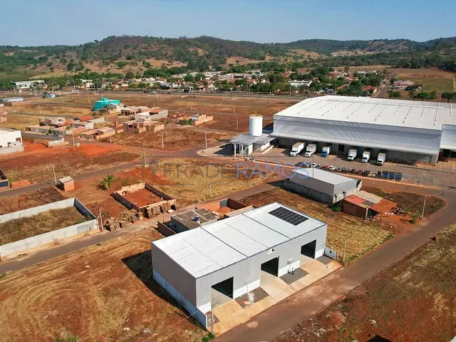 Galpão / Barracão com 720m², para alugar, no bairro Estancia Aroeira em Trindade