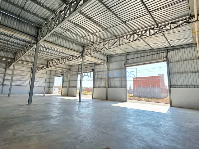 Galpão / Barracão com 720m², para alugar, no bairro Estancia Aroeira em Trindade