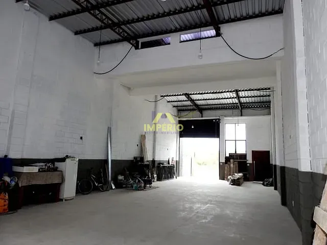 Galpão / Barracão com 240m², à venda, no bairro Residencial Vila dos Eucaliptos em Salto