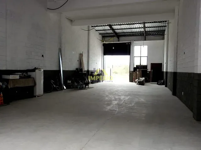 Galpão / Barracão com 240m², à venda, no bairro Residencial Vila dos Eucaliptos em Salto