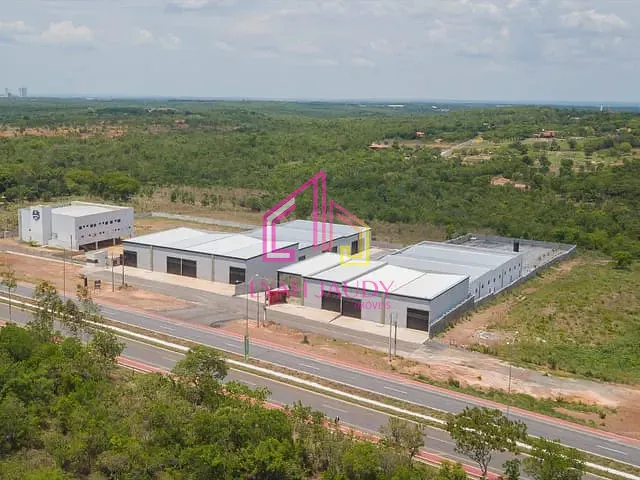 Galpão / Barracão com 300m², para alugar, no bairro Jardim Florianópolis em Cuiabá