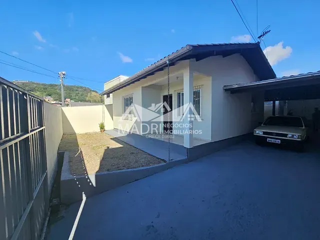 Casa 3 quartos e 1 banheiro, para alugar, no bairro Ipiranga em São José