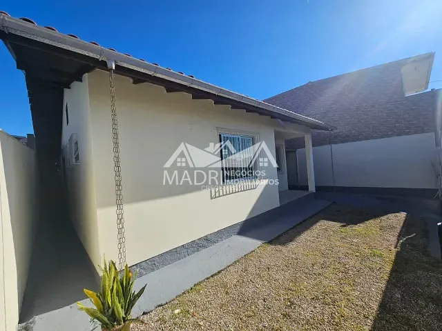 Casa 3 quartos e 1 banheiro, para alugar, no bairro Ipiranga em São José