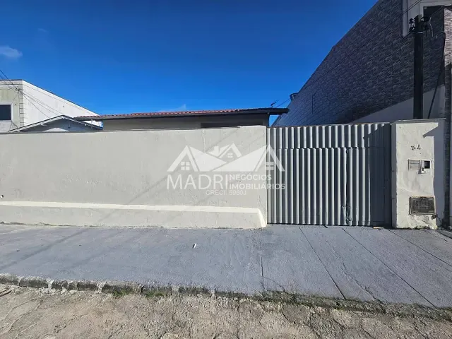 Casa 3 quartos e 1 banheiro, para alugar, no bairro Ipiranga em São José