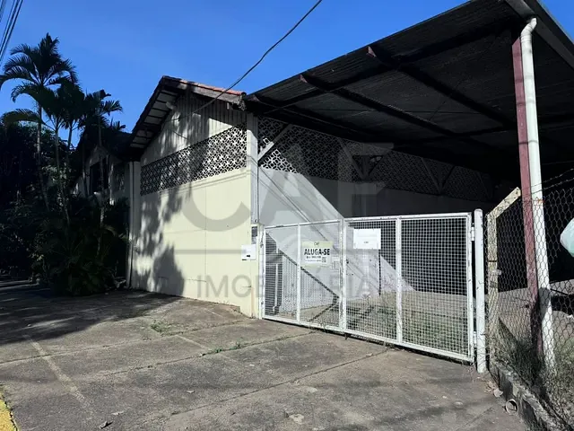 Galpão / Barracão com 2000m², para alugar, no bairro Centro em Holambra