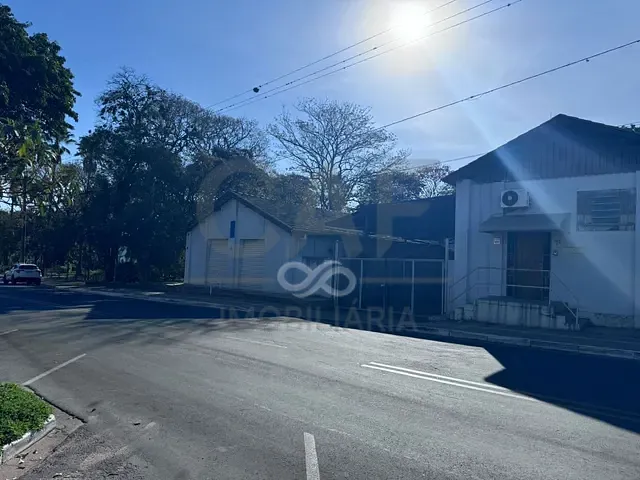 Galpão / Barracão com 2000m², para alugar, no bairro Centro em Holambra